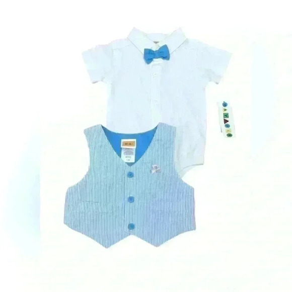 Mayfair baby boy 👶🏻 onesie with matching vest and bowtie - Picture 2 of 3